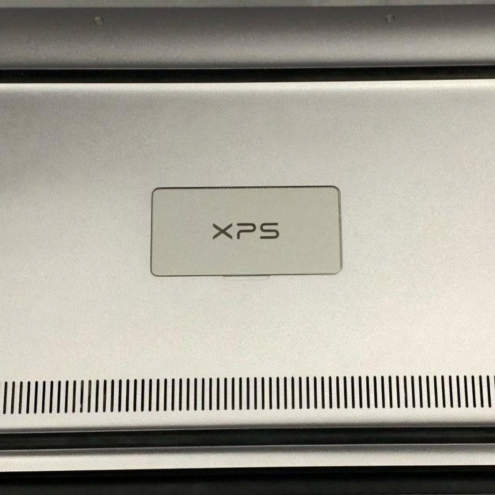 Dell XPS laptop 13.3" 13-9360